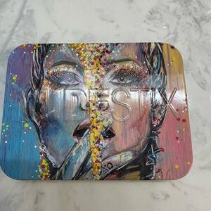 NUDESTIX Colorful Art Tin with 3 eyeshadow sticks